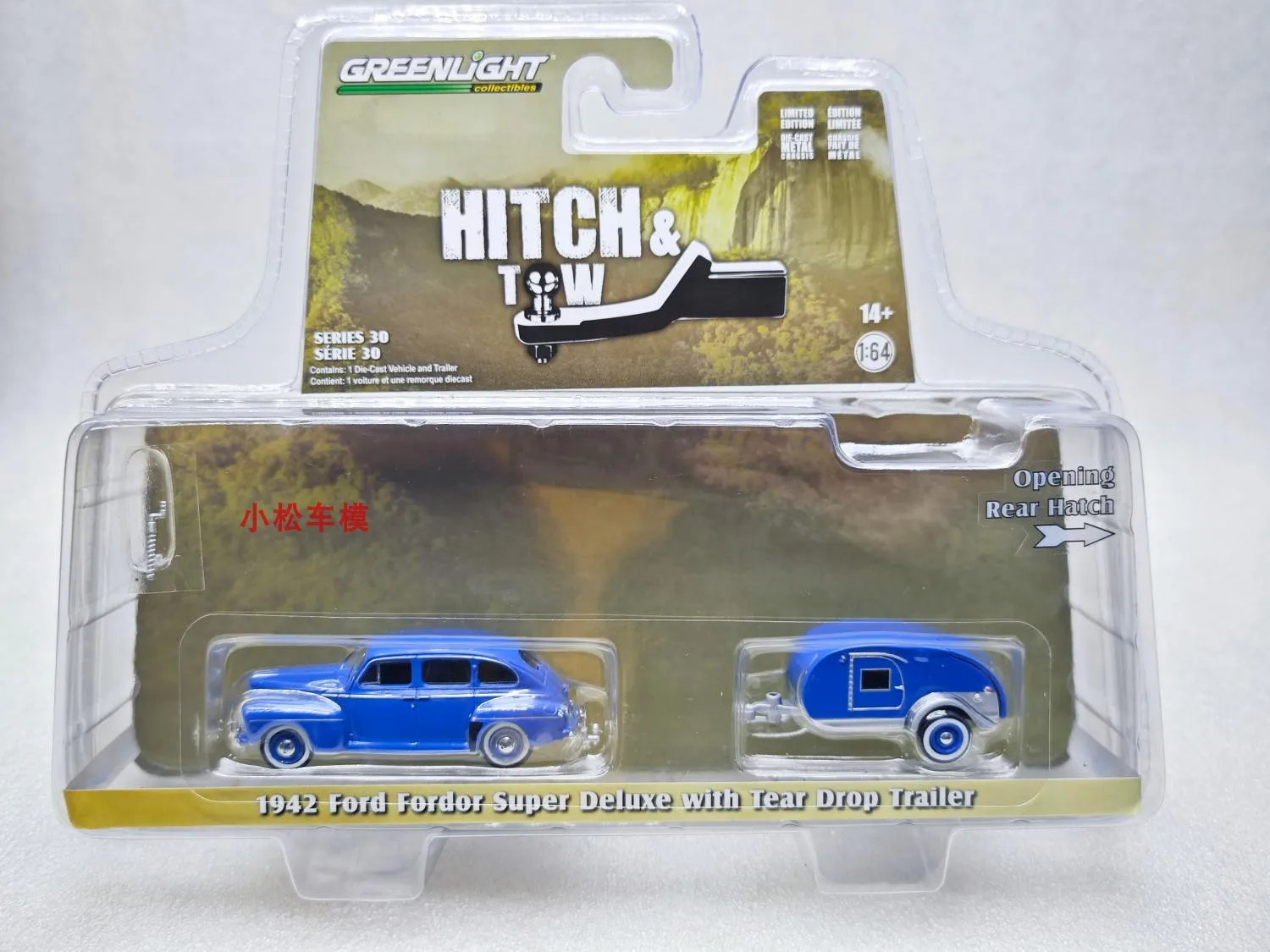 

GreenLight 1:64 Hitch&Tow 30-11942 Ford Fordor Super Luxury Edition&Teardrop Trailer Alloy Car Model Market Ornament Collectible