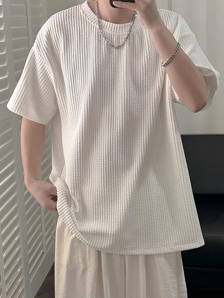 

Чисто белая плиссированная мужская футболка с коротким рукавом, летняя, свободного кроя, модная, молодежная, трендовая, популярная модель