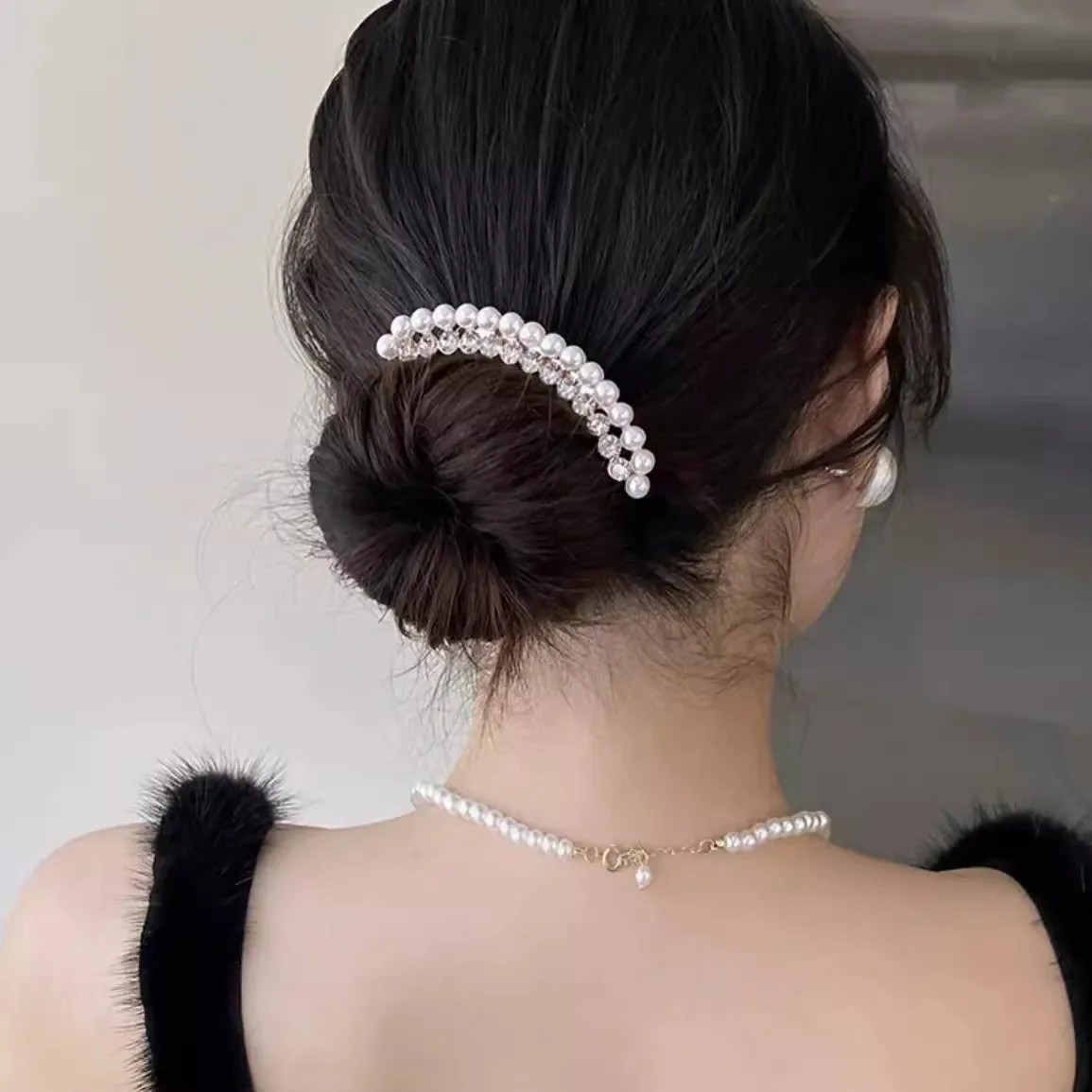 Elegant Pearl Hair Combs Hairpin Women Luxury Crystal Bun Decor Wedding Bridal Hair Claw Clips Hair Jewelry Accessories