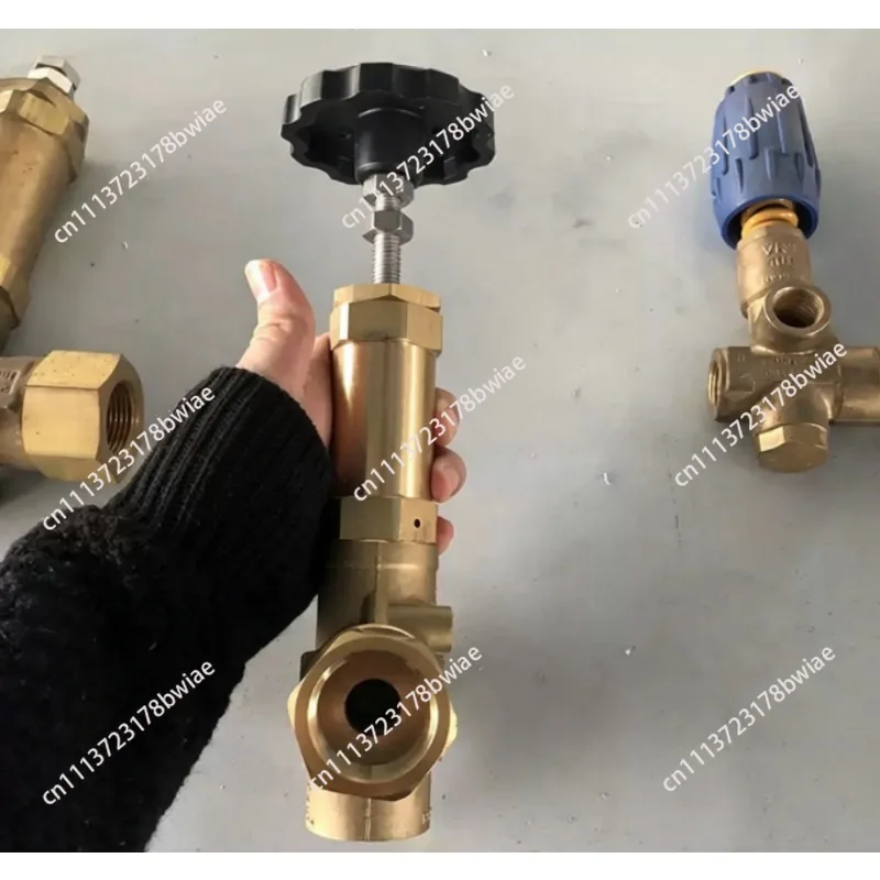 Suitable for washing and sweeping car automatic car washing machine three-plunger high pressure pump pressure regulating valve