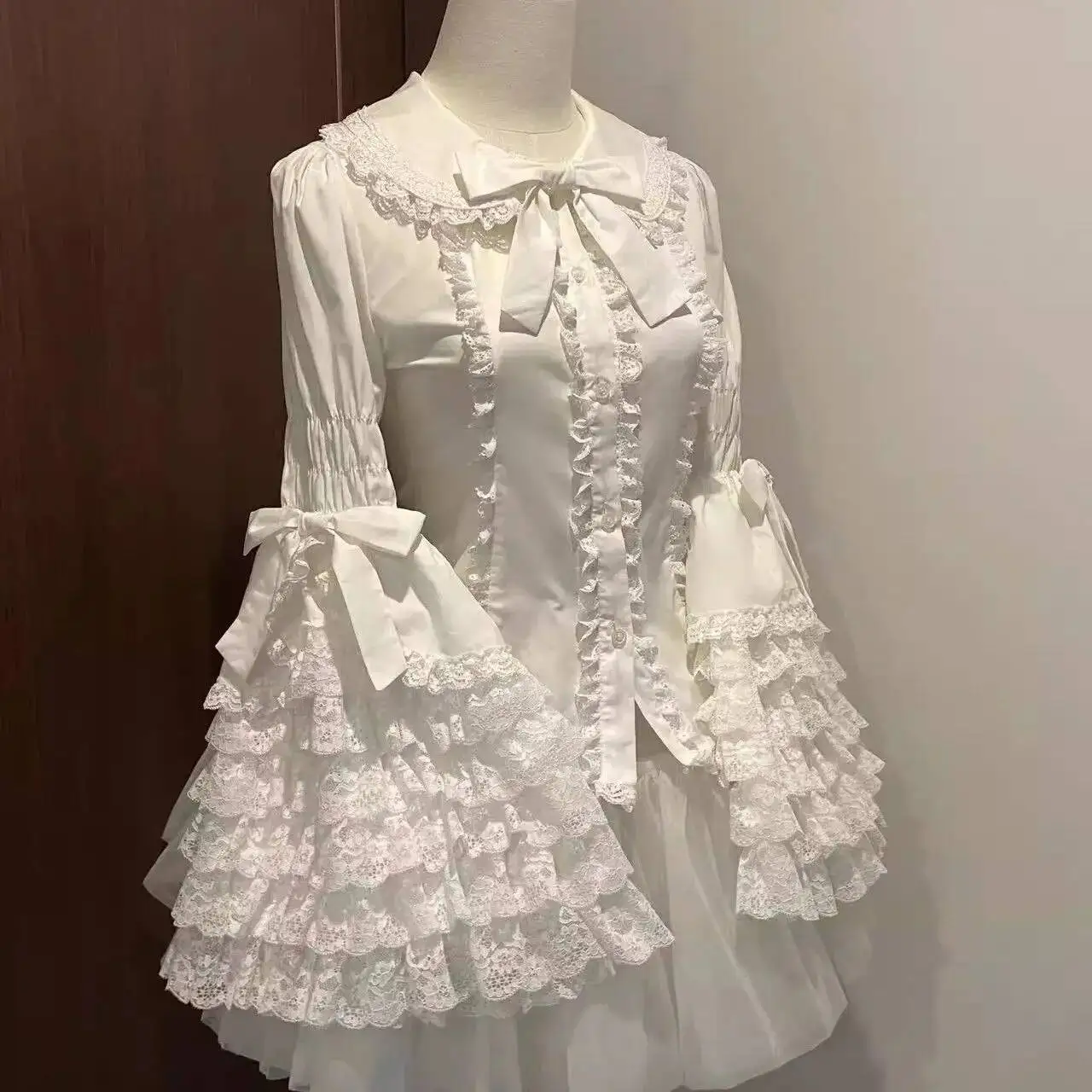 

Lolita Style Blouse Women Camisas De Mujer Peter Pan Collar Flare Sleeve Sweet Shirts Oversized Tops Lace Bow Ruffles Blouses