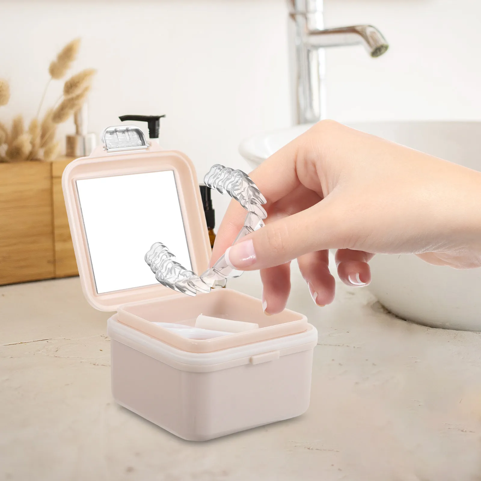 

Компактный дорожный футляр для зубных протезов с зеркалом, портативный органайзер для хранения, защитный кейс