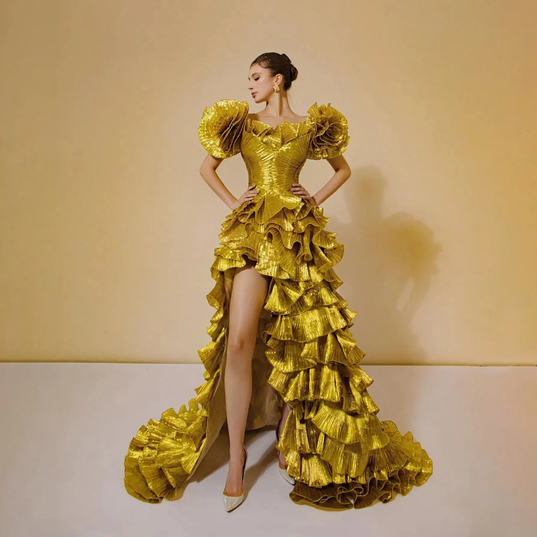 Stunning Gold Formal Dresses A-line Layered Off Shoulder 3D Flower Women Dresses With Split Floral Sleeves Maxi Gowns To Party