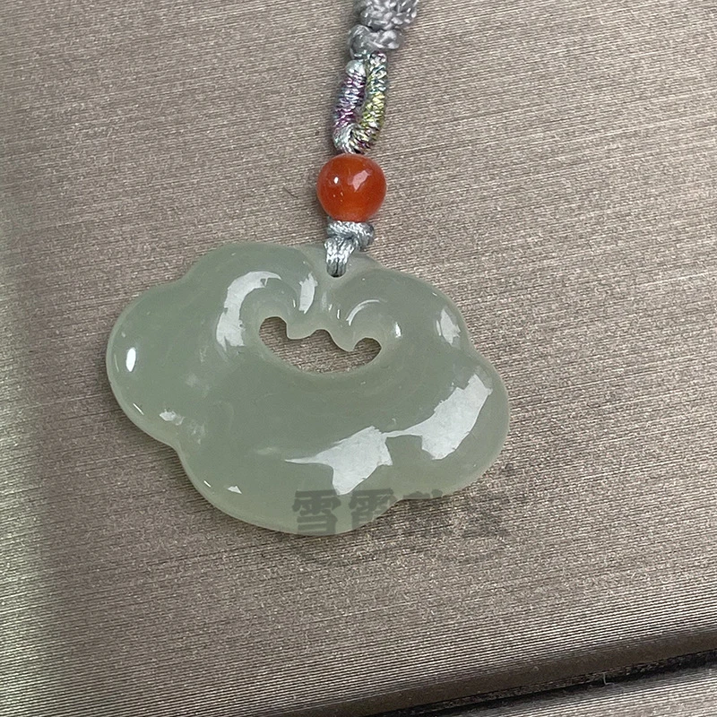 Hetian longevity , jade auspicious cloud pendant, double-sided-fulfilling lock ornament, fashionable and vers