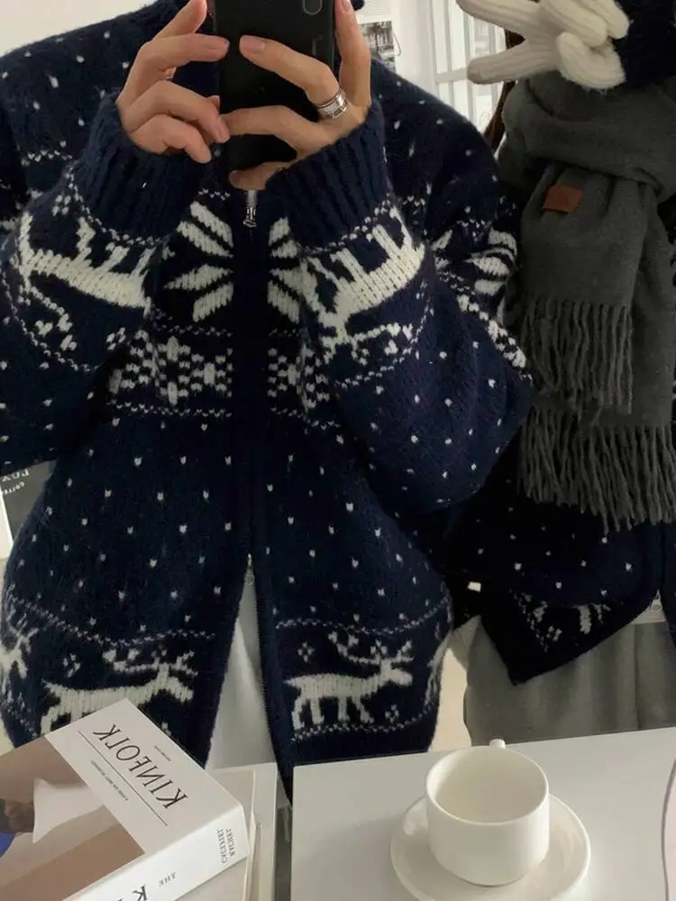 SYUHGFA ملابس للرجال عيد الميلاد تصميم الوقوف طوق سترة سترة التباين اللون فضفاض جديد عصري الذكور الحياكة أعلى 2025 الشتاء