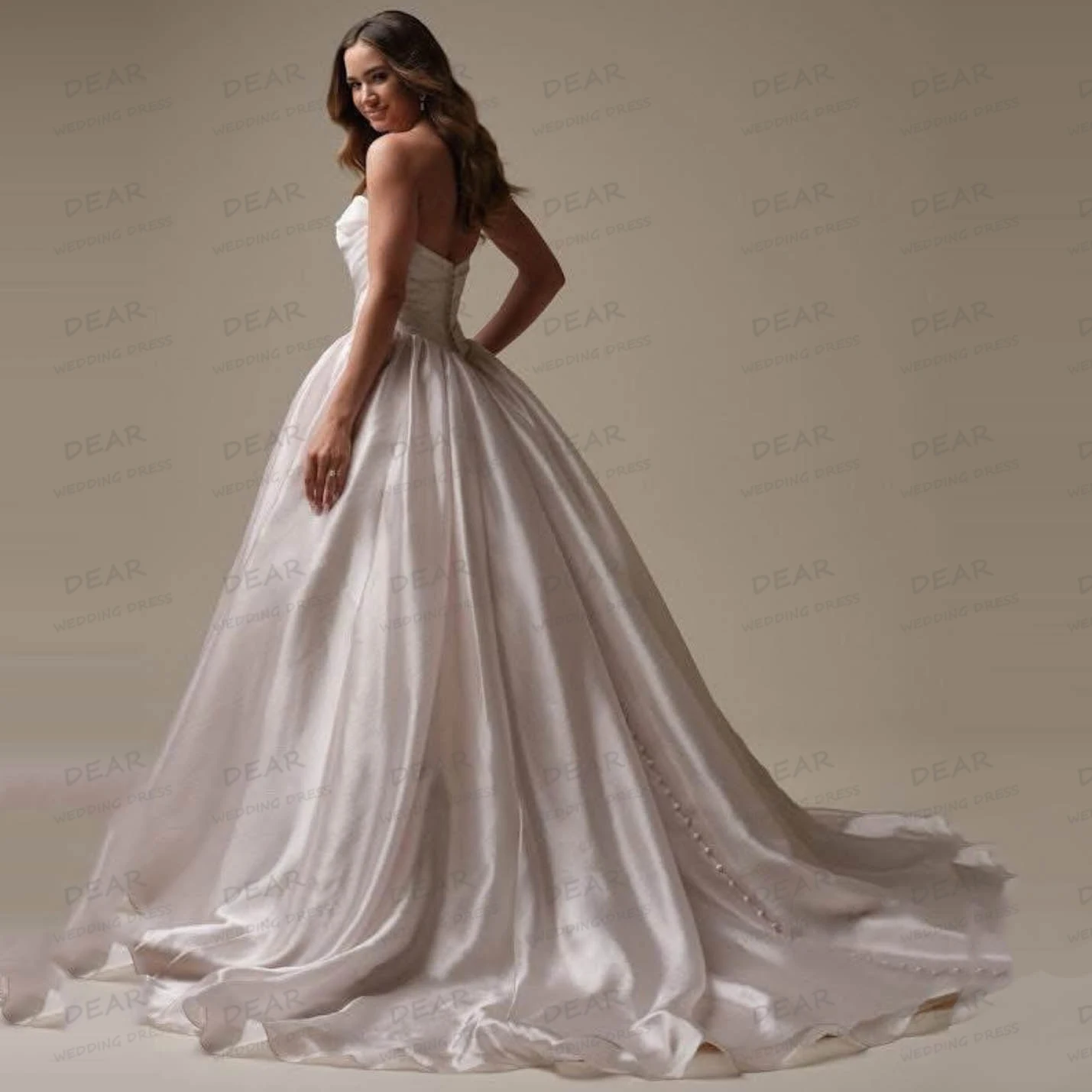 高級ウェディングドレスの女性の A ラインセクシーなブライダルドレス恋人バックレススイープトレインプリーツサテン Vestidos デノビアカスタマイズ