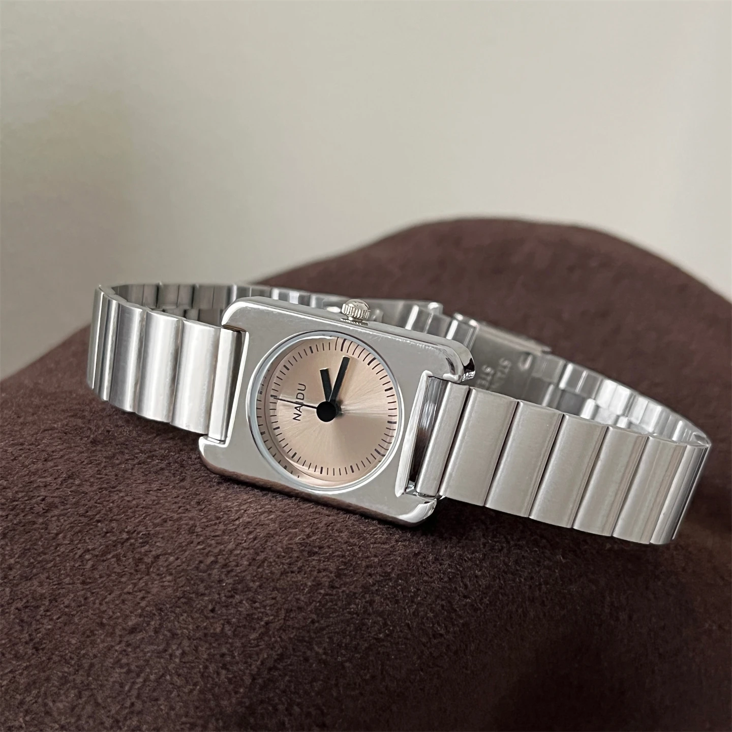 High-value temperament watch for women, exquisite and versatile retro fashion with chain quartz watch for women, ladies jewelry