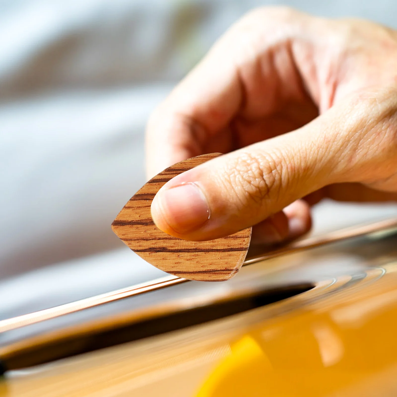 

4 Pcs Guitar Pick Bass Wood Wooden Picks for Beginners Acoustic Guitars Accessories