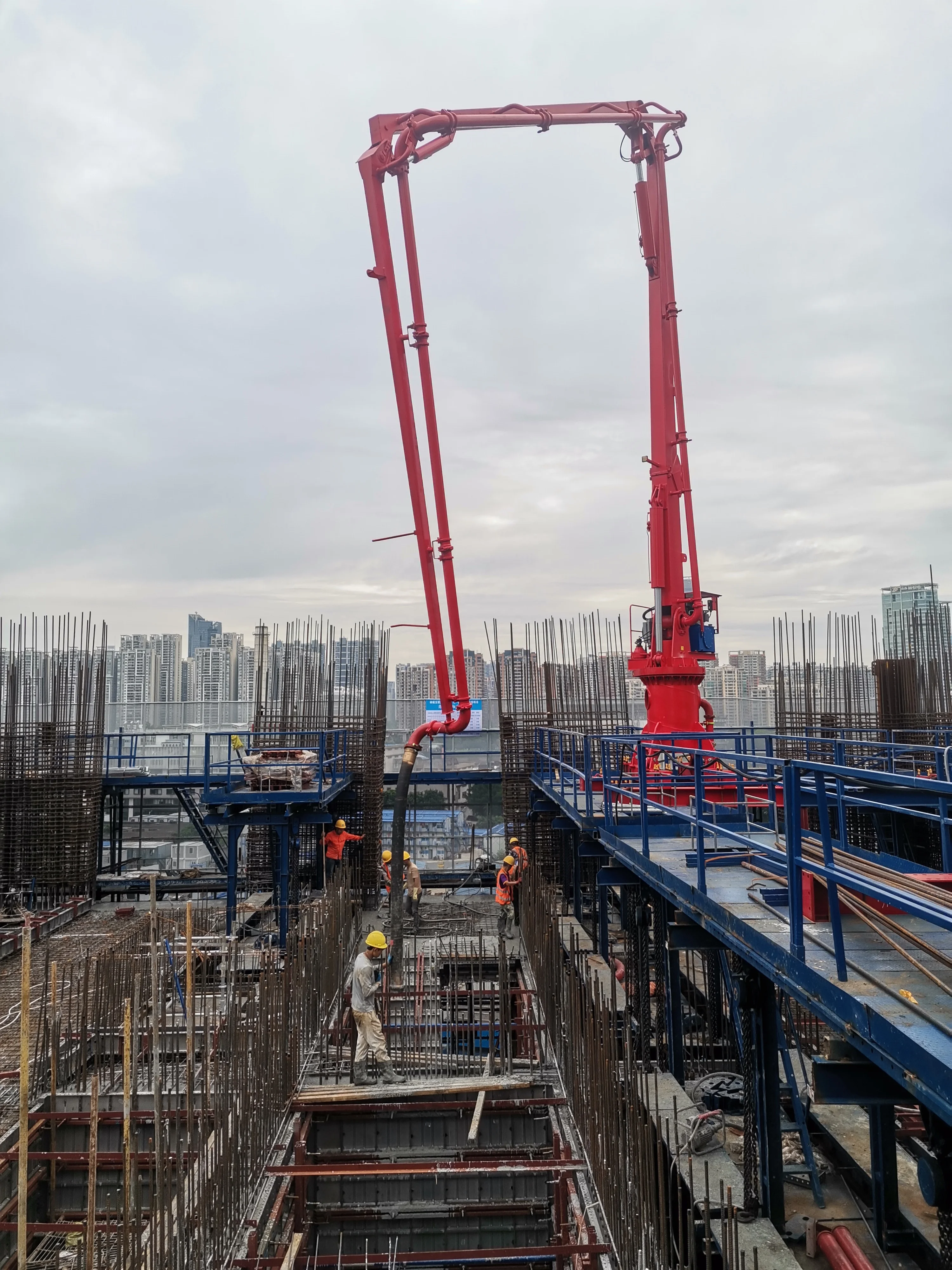 CE Approved Formwork Concrete Placing Boom,concrete Distributor With Compact Structure,concrete Machinery Supplier