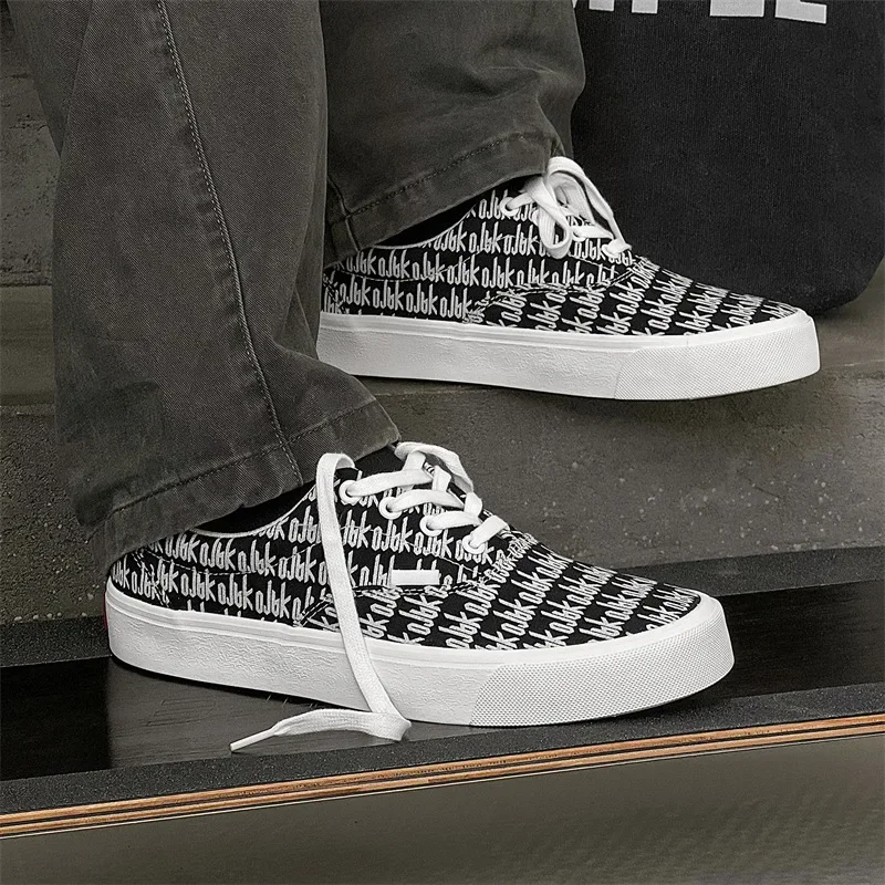 Designer Canvas Casual shoes for men  Flats Vulcanized Shoes Original printed sneakers male Skateboard street shoes men Tennis