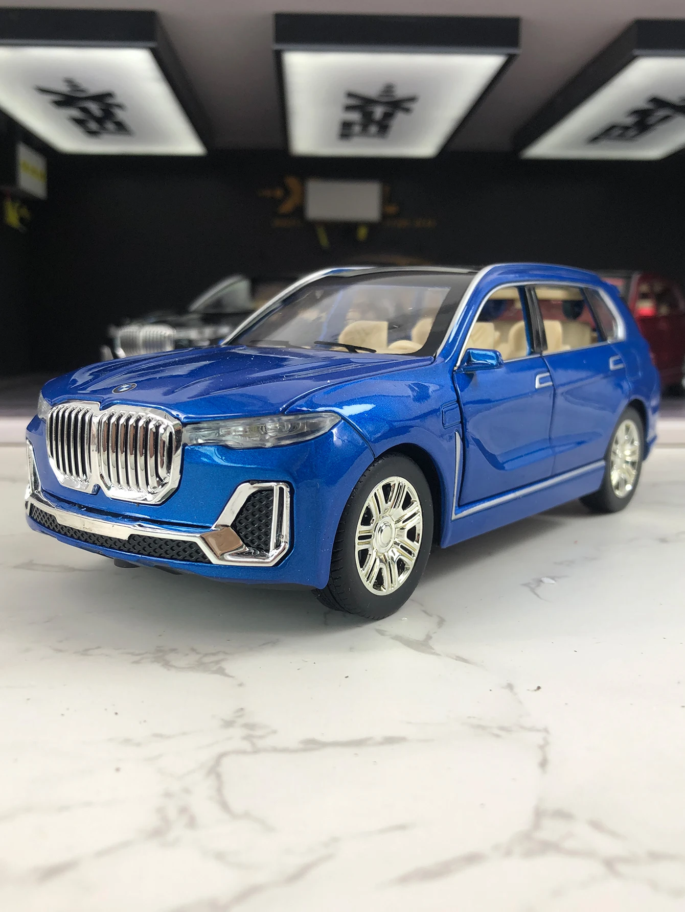 Modello di auto fuoristrada in lega di zinco di simulazione 1: 24, ornamento statico, auto regalo da collezione in metallo