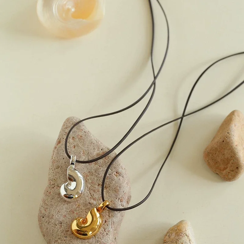 

Brass With 18K Rope Chian Conch Pendant Necklace Women Jewelry Punk Designer Runway Rare Gown Boho Japan Korean