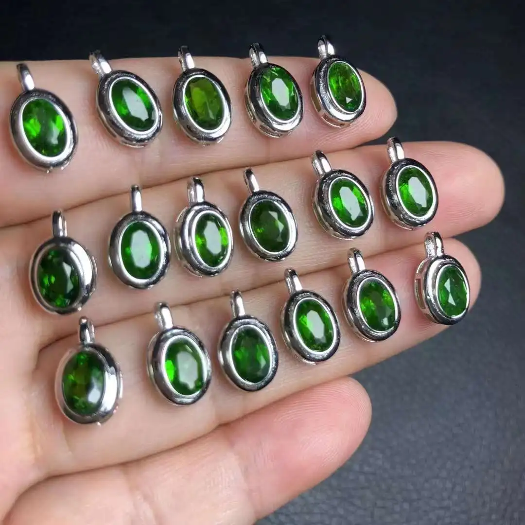 

Pendant Accessories Natural Green Diopside Oval Gemstone In Sterling Silver S925