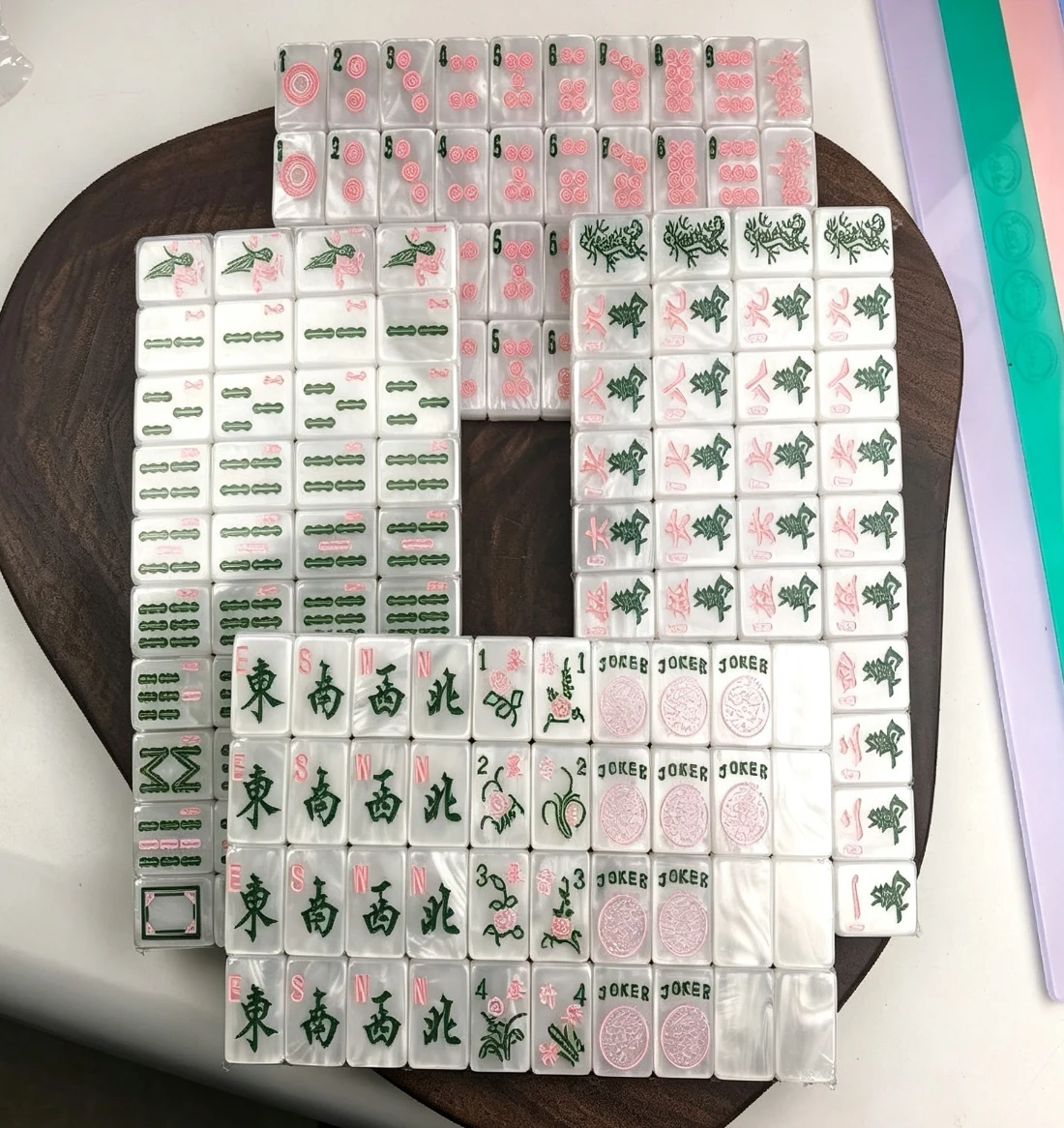 Pearl Texture Acrylic American Mahjong Set 160 Tiles 34mm Hand Painted Pink & Green Pattern Great for Family Gathering