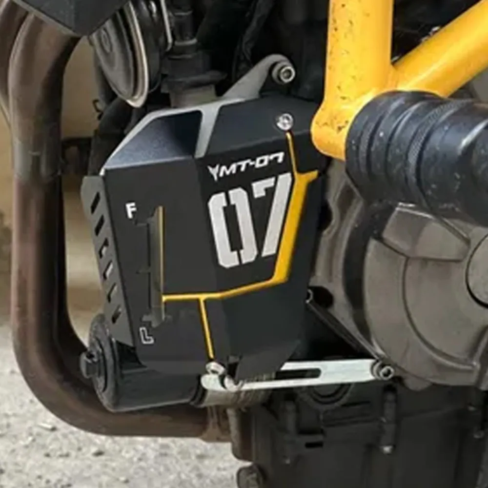 MT 07 FZ 07 MT107 Coolant Recovery Tank Shielding Guard Protector Cover For Yamaha MT07 FZ07 2014~2021 2022 2023 2024 2025 2026