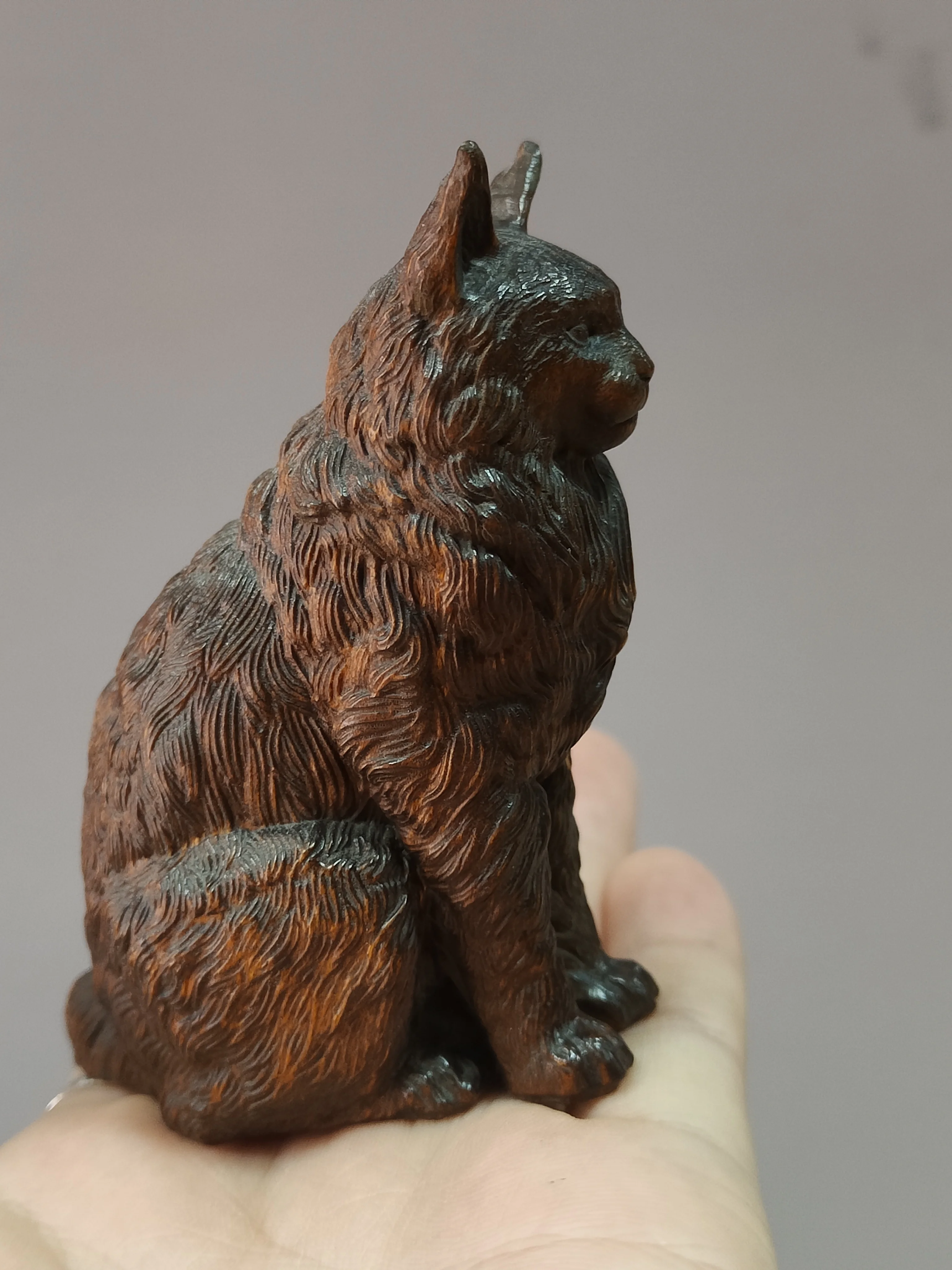 Chinese wood carving boxwood kitten statue to attract cat fans home office decoration