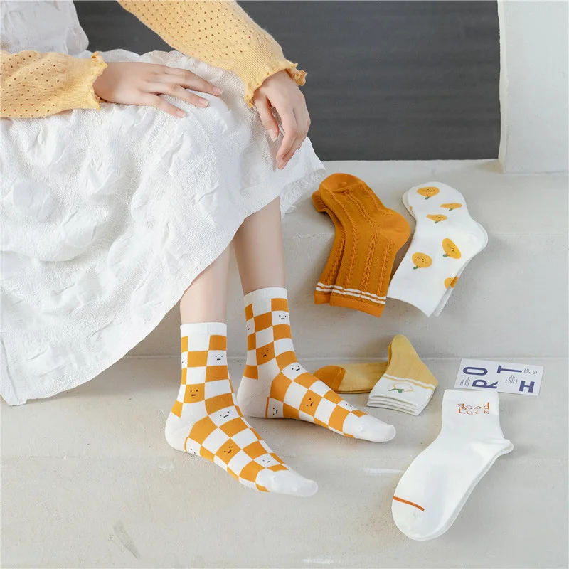 2022 Spring New Cartoon Mid-tube Women's Socks Polyester Cotton Orange Pattern Stockings Alphabet Women College Style Socks