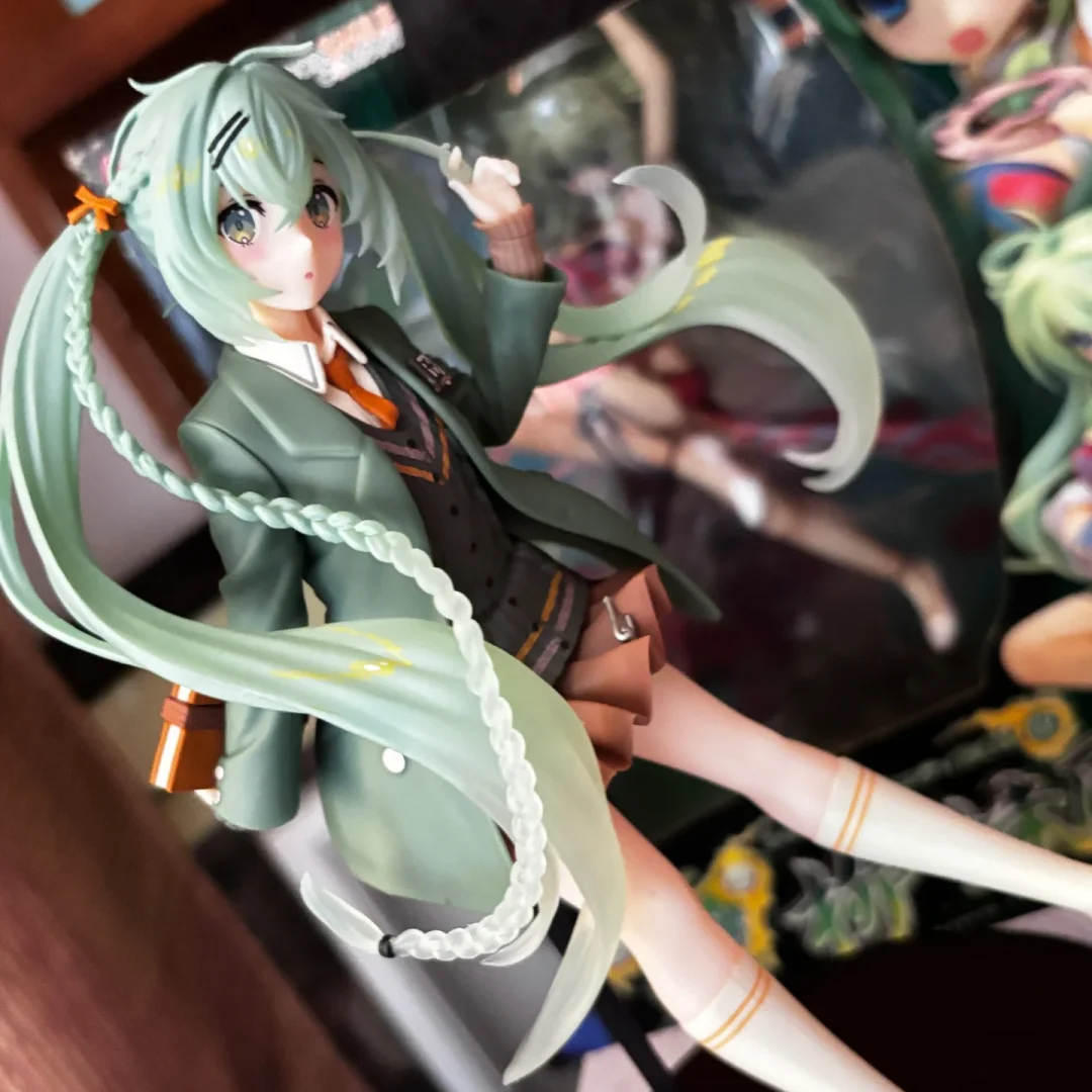 オリジナルタイトー初音ミクプレッピー版アニメフィギュアファッションミクかわいいグッズモデルガレージキットおもちゃ子供の誕生日プレゼント