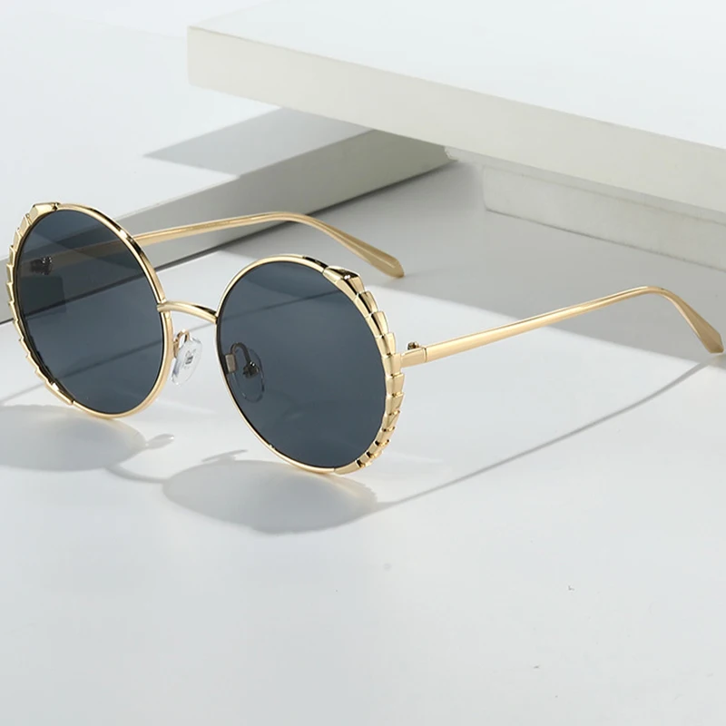 Ladies' new fashionable metal large round frame sunglasses ins high-end street photography sunglasses show face small glasses