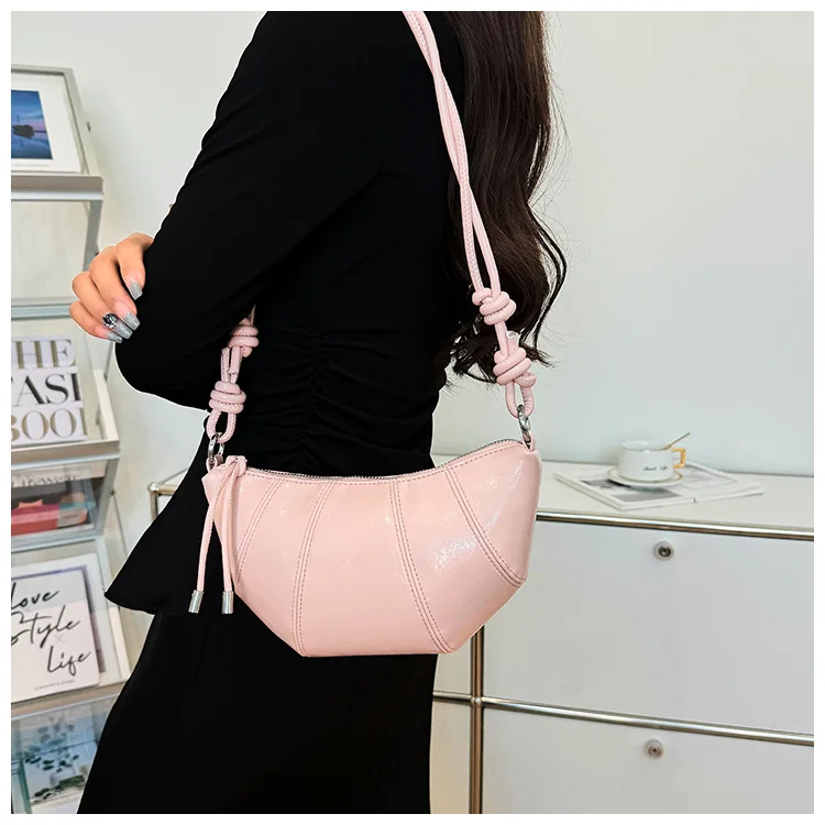 

‌2025 New French Underarm Shoulder Bag Designer Croissant Chic Premium Niche Women Handbag‌