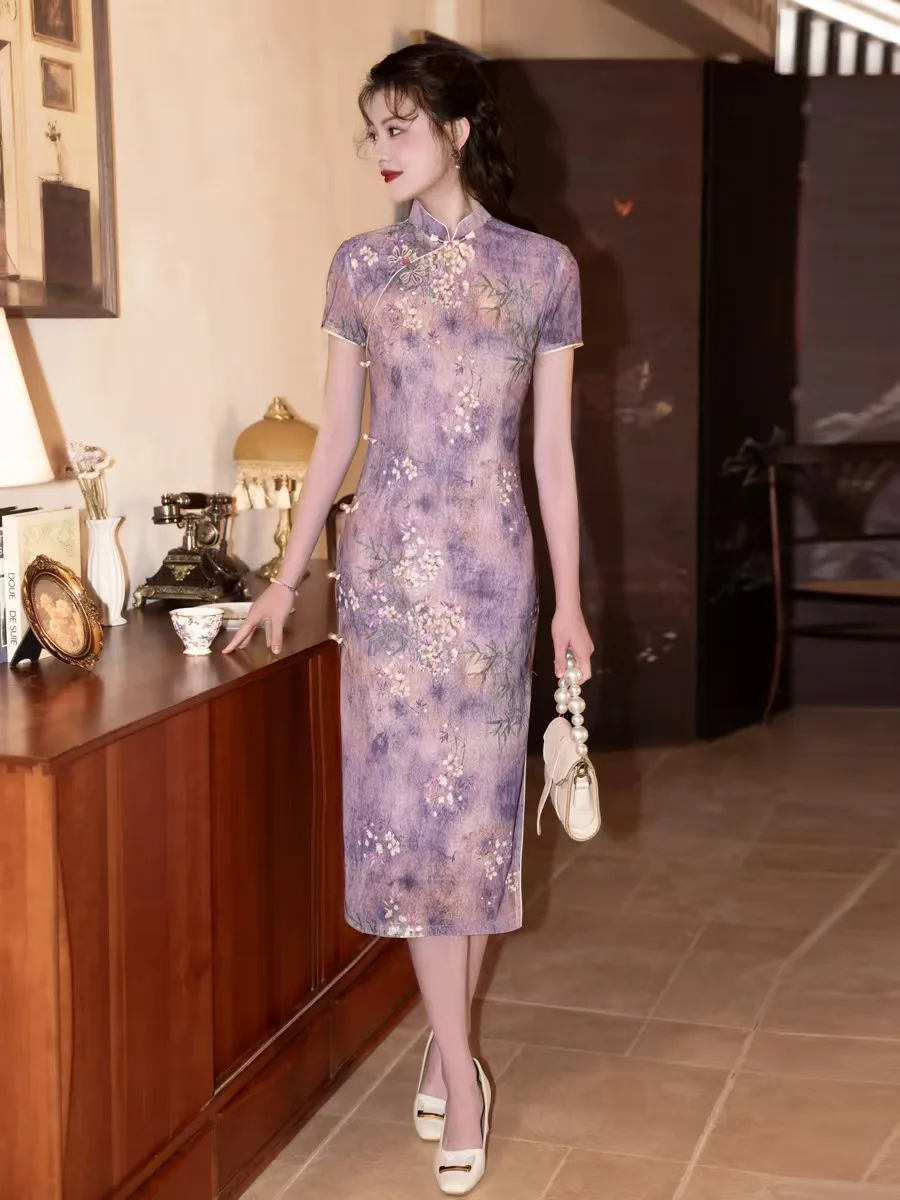 

Chinese Style Silk Embroidery Modern Cheongsam The new Hanfu style cheongsam is comfortable and elegant