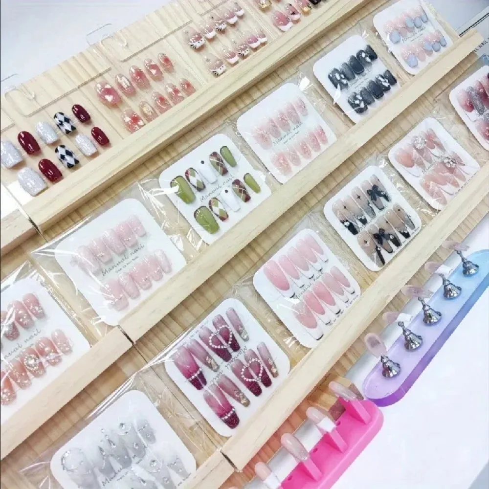 Nastro adesivo per unghie da 30 pezzi/foglio – Adesivi biadesivi per display per unghie finte, pratica, supporto per supporto, linguette adesive resistenti