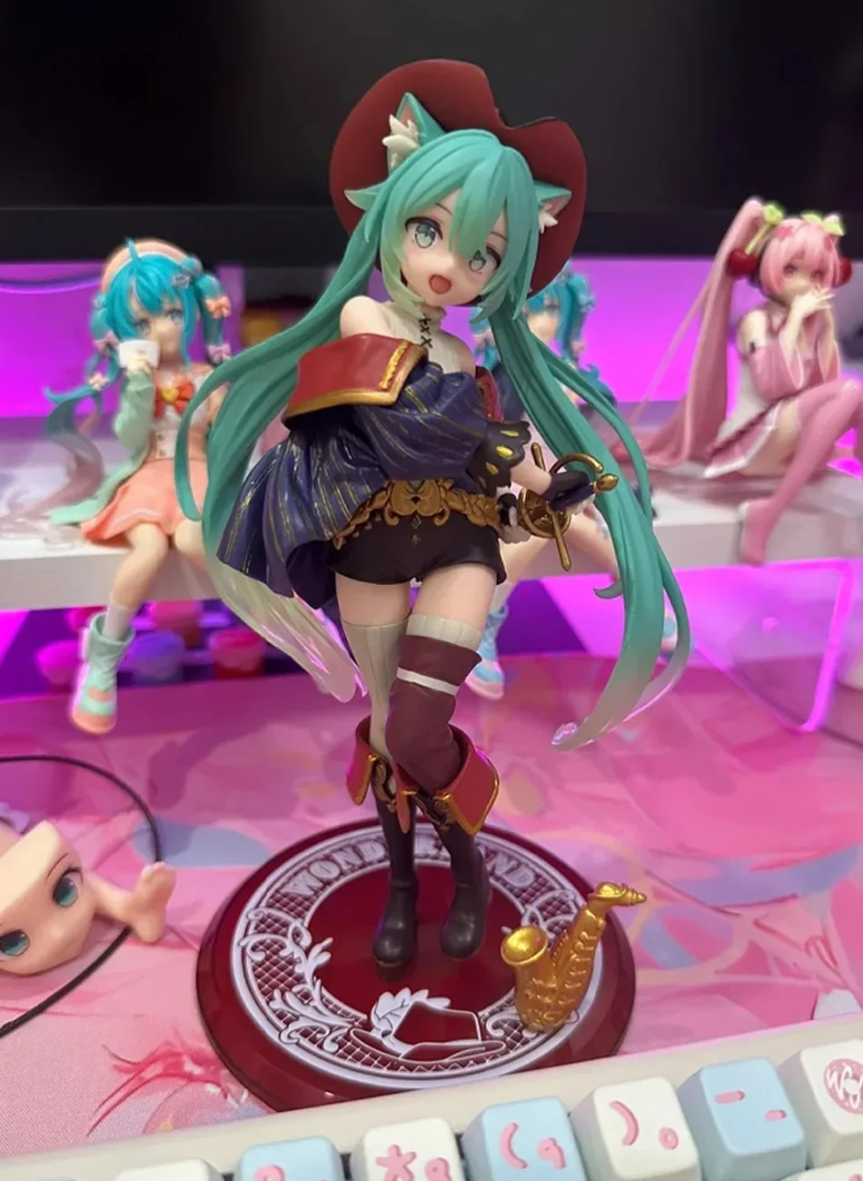 Hatsune Miku Desktop Niedliche Actionfigur Tale Wonderland Miku Der gestiefelte Kater Anime Figur Kawaii Mädchen Modell Spielzeug Entzückendes Dekor – Detail 2