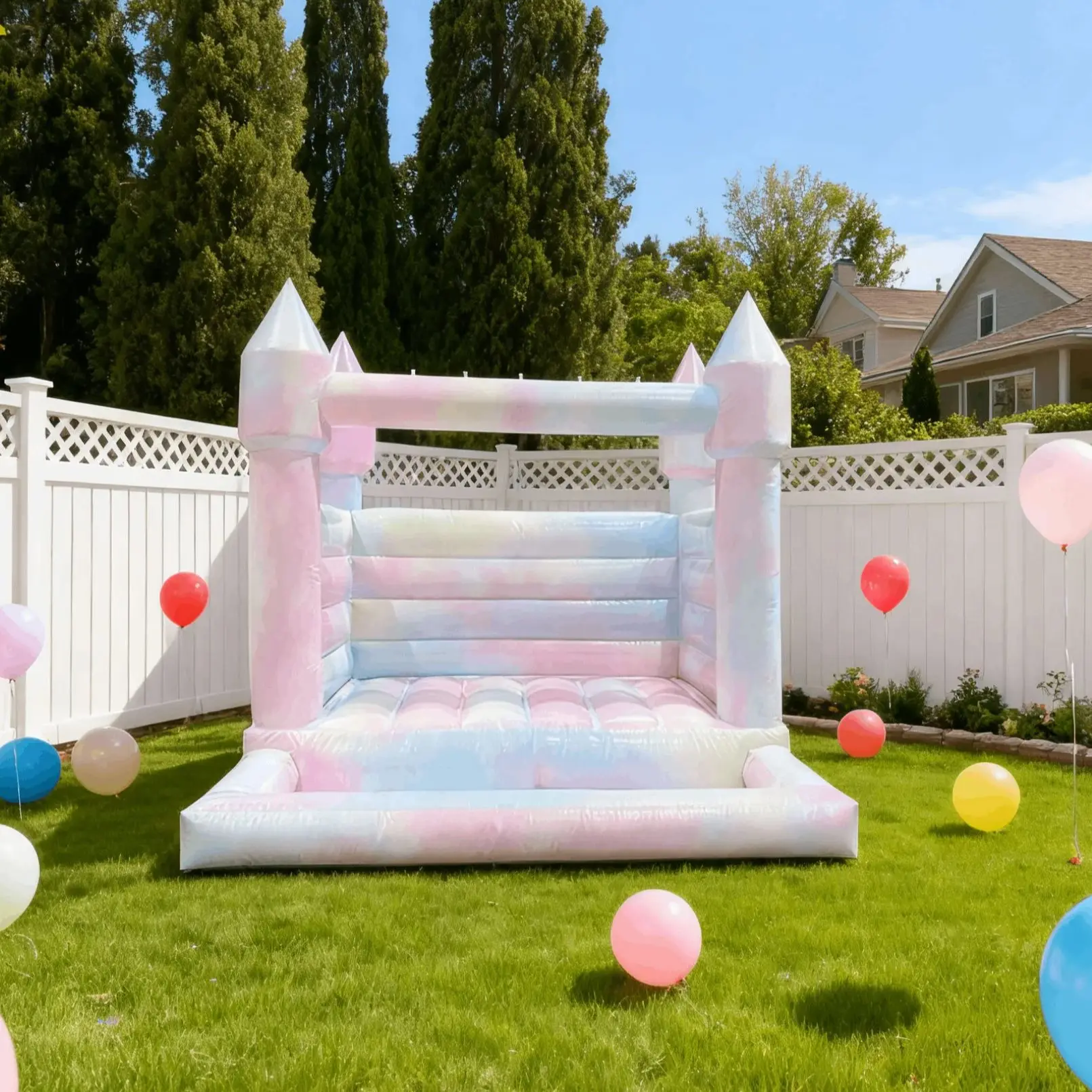 منزل ترتد قابل للنفخ باللون الوردي في الهواء الطلق مع حفرة كروية من مادة PVC لحفلات أعياد ميلاد الأطفال وحفلات الزفاف