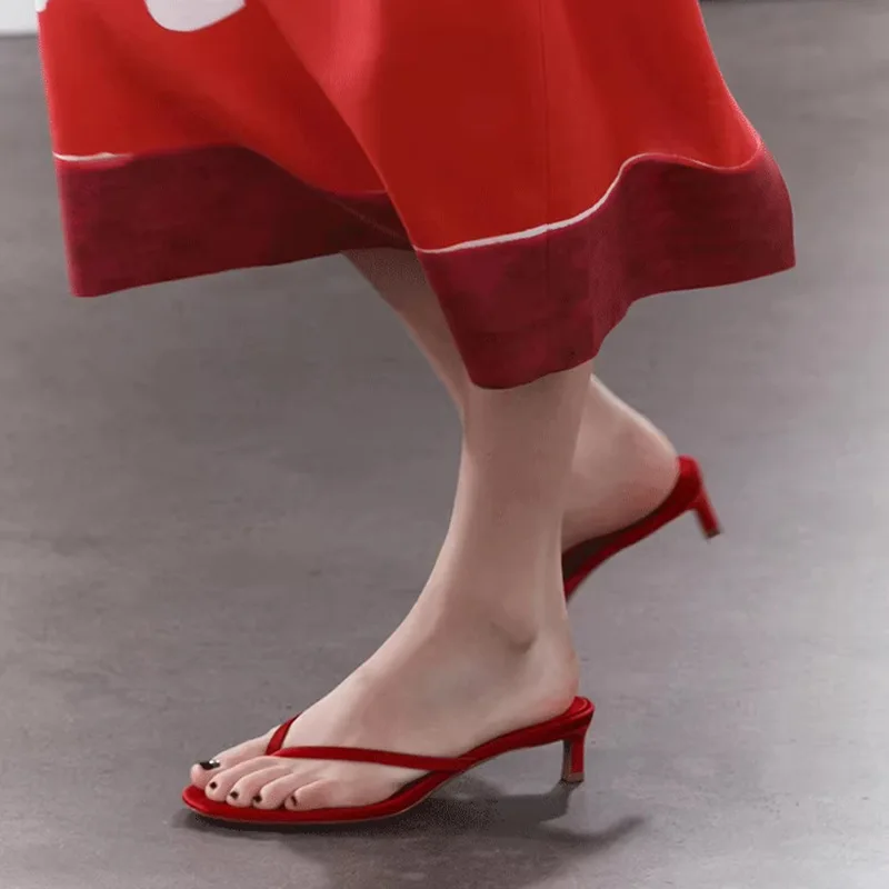 2026 Summer New Product Red Vacation Style Fashion Women's Shoes Round Head Pinch Toe Middle Heel Bare Toe Sandals