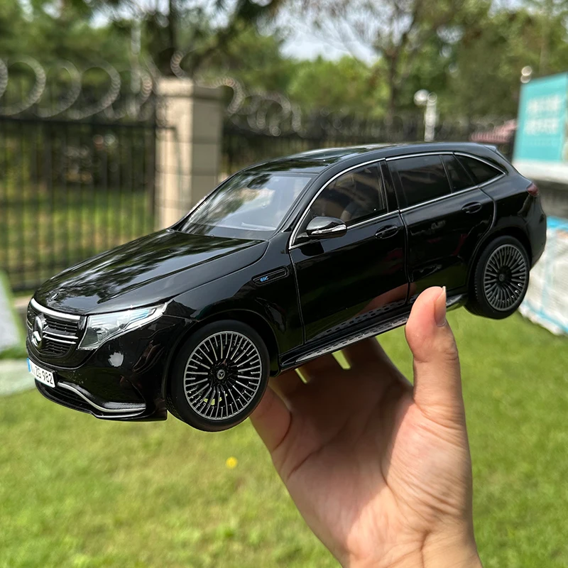 1:18 The 2019 for Mercedes-Benz EQC400 electric SUV alloy car model collection display gifts for friends and relatives