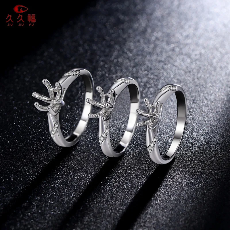Chic Adjustable Psychic Six-Claw Ring for Women, PT950 Platinum and 3 Carat Moissanite, an ideal luxury gift for ladies.