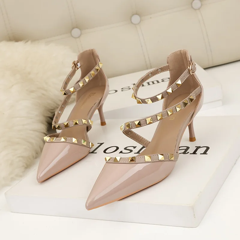 Pointed Toe Stiletto Fashion Ladies High Heels Rivets Sexy Ladies Big High Heel Sandals Woman Shoes High Heels Zapatos De Mujer