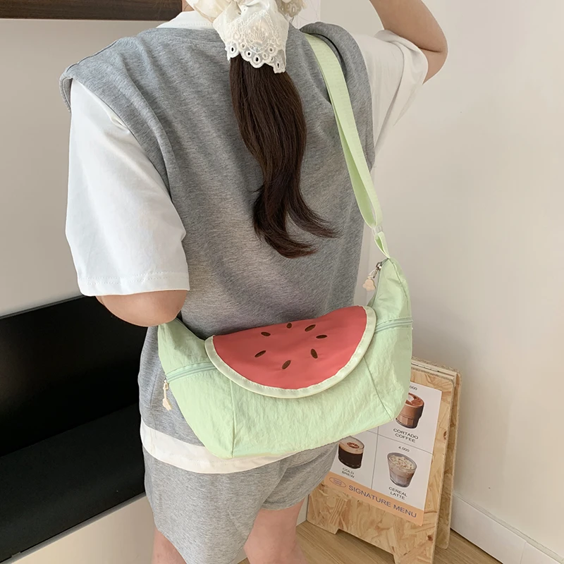 

Лидер продаж 20л. сумки для женщин, большая вместимость, милые модные сумки через плечо, летние новые бродяги в стиле пэчворк с фруктовым узором