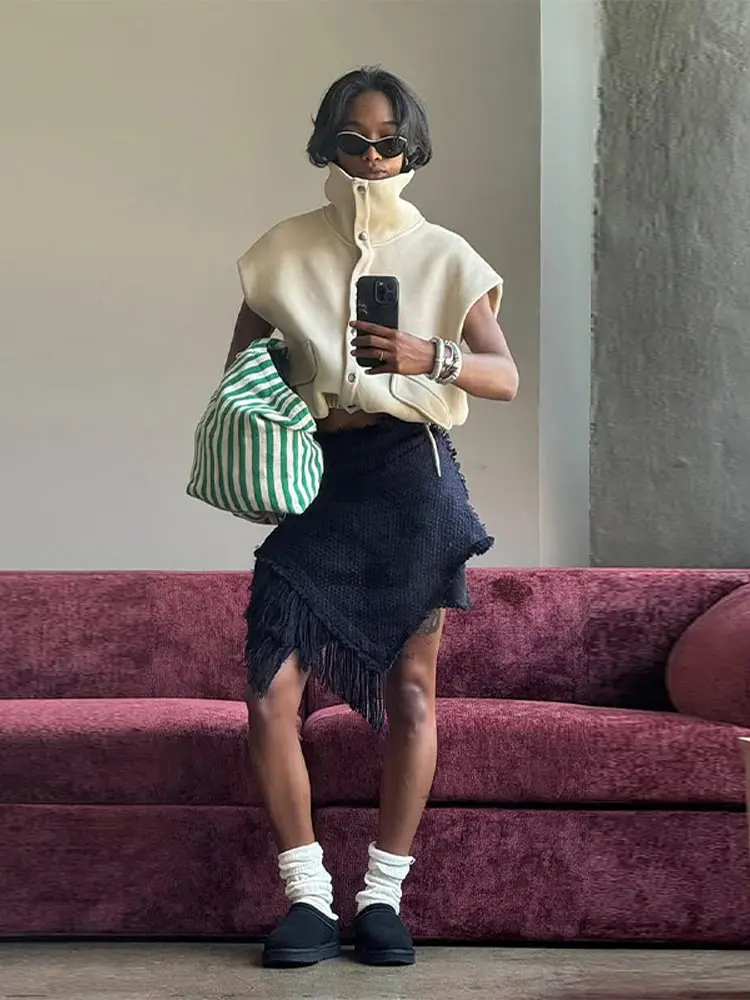 

Fashion Sleeveless Stand Collar Short Jackets Women Loose Drawstring Pocket Single Breasted Warm Vest 2025 Autumn Lady Outwears