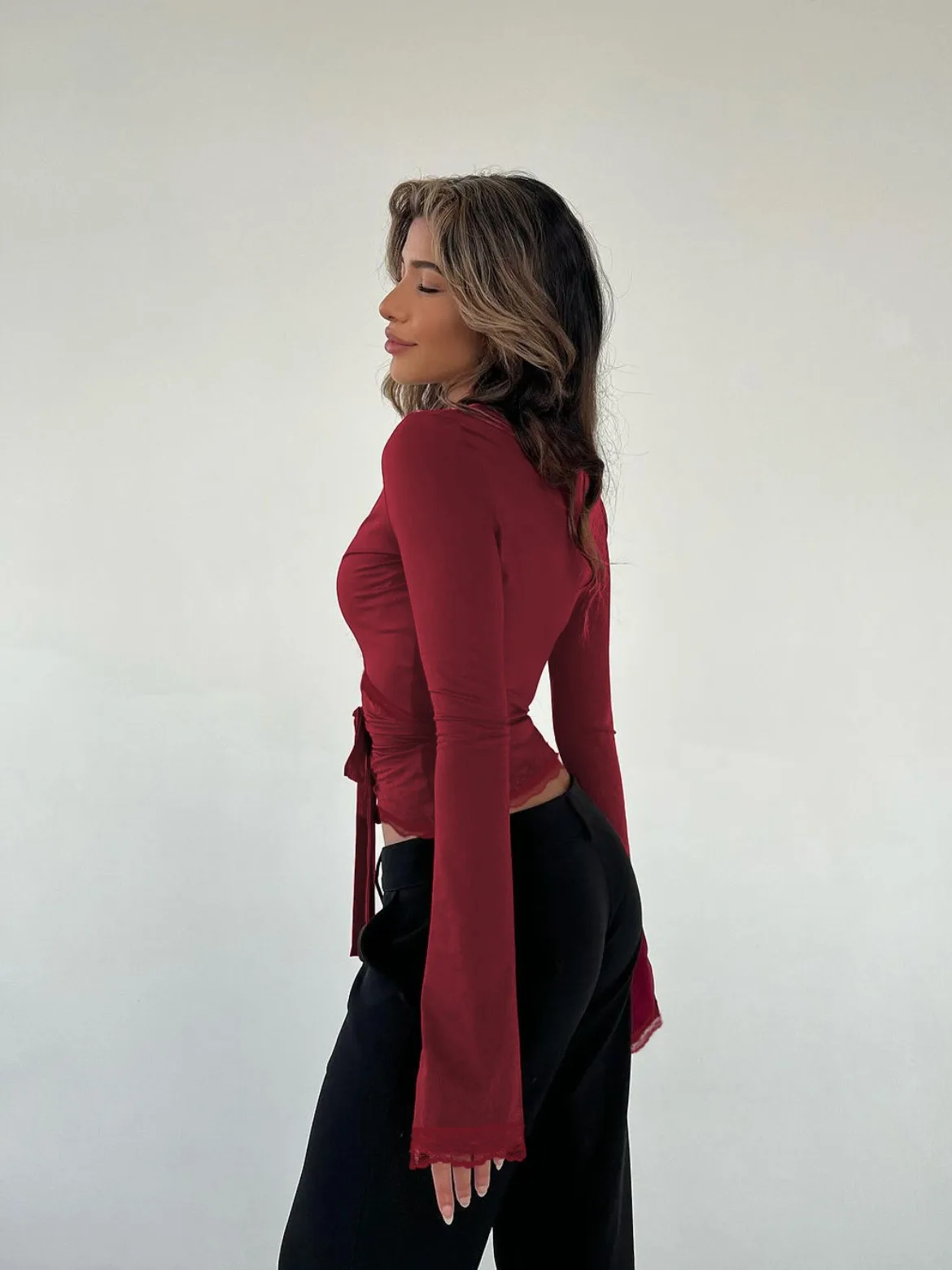 مثير سليم تي شيرت المرأة الدانتيل تصميم الدانتيل متابعة كم طويل تي شيرت برقبة على شكل v الموضة العصرية تصميم الربيع والخريف ضيق #5