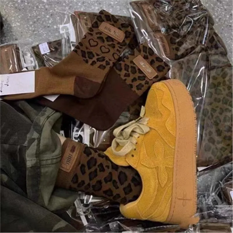 JIAYAN 3 paires de chaussettes 2025 printemps nouveau léopard café femmes Tube moyen Maillard amour Version coréenne chaussettes à la mode