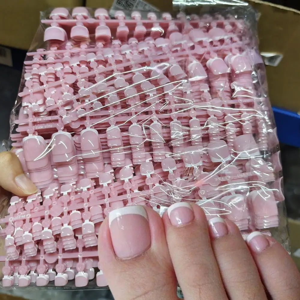 120Pcs/Bag Summer Pink French Tip Fake Toenails Short Square Press On Toe Nails White Edge Full Cover Wearable False Fingertips