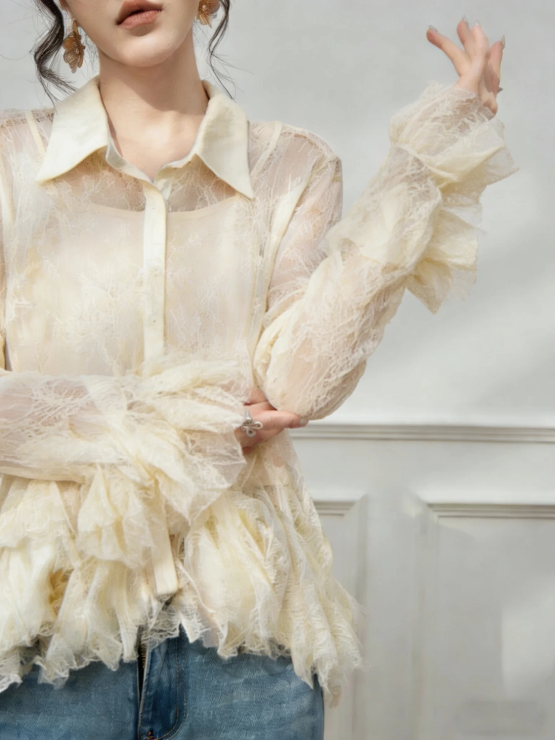 

Elegant Lace Splice Chiffon Long Sleeve Shirt Women's Fashion Spring Top French Style Pleated Straight Cut Polyester Blend