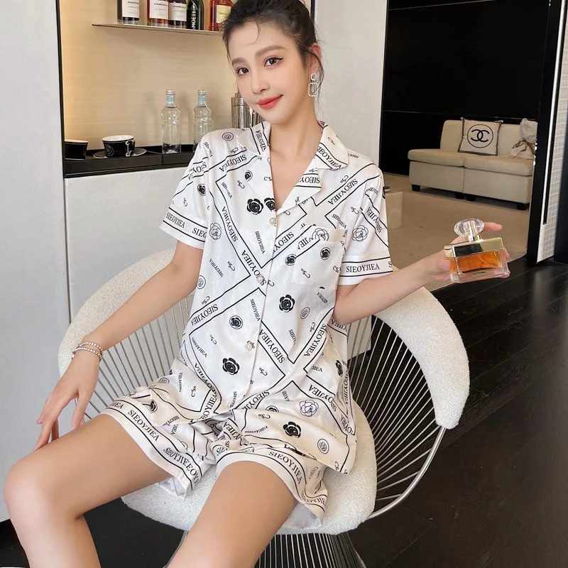 

2024 Summer New Pajamas Women's Ice Silk Thin Short Sleeved Cardigan Set Popular Online Home Clothing