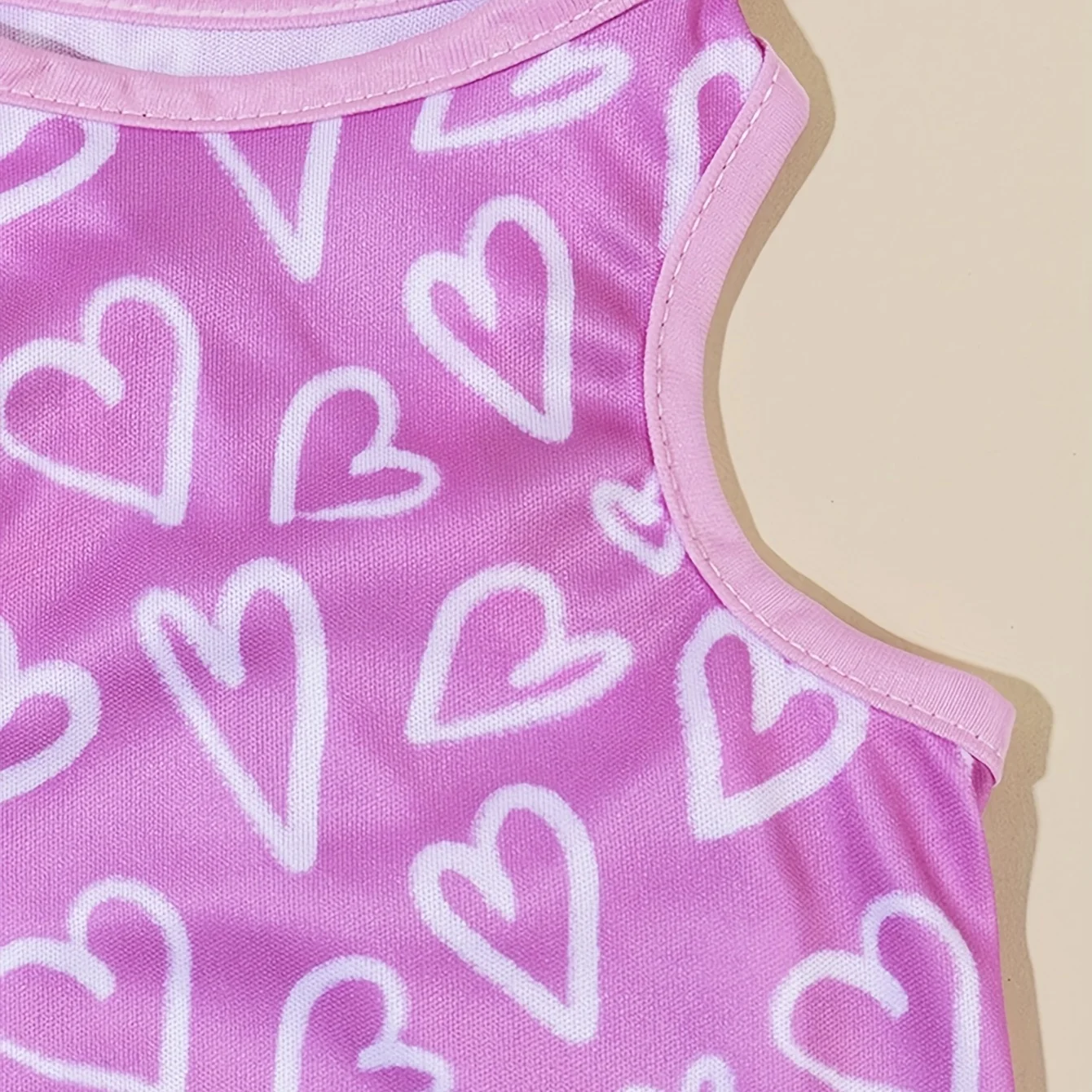 Pet clothes: dog and cat vest comfortable, breathable, elastic, not tight, full of pink hearts