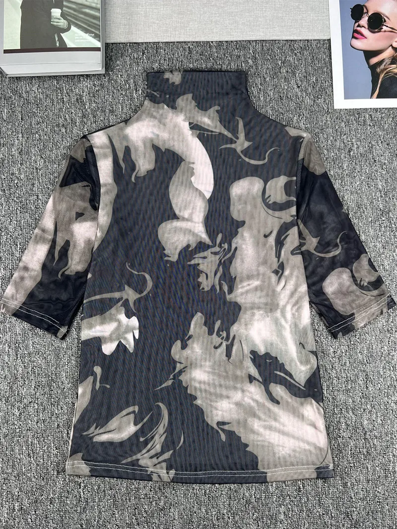 เสื้อยืดคอสูงทรงเข้ารูปพิมพ์ลายดอกไม้ สไตล์สตรีทแวร์ ผ้าโพลีเอสเตอร์ ระบายอากาศได้ดี สวมใส่สบาย