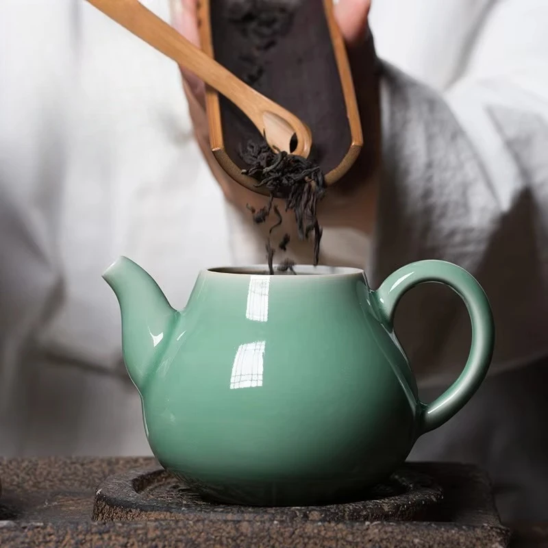 260ml Handmade Raw Ore Jumping Knife Teapot High Grade Longquan Celadon Pot Brewing Tea Filter Pear Kettle Kung Fu Teaset Gifts