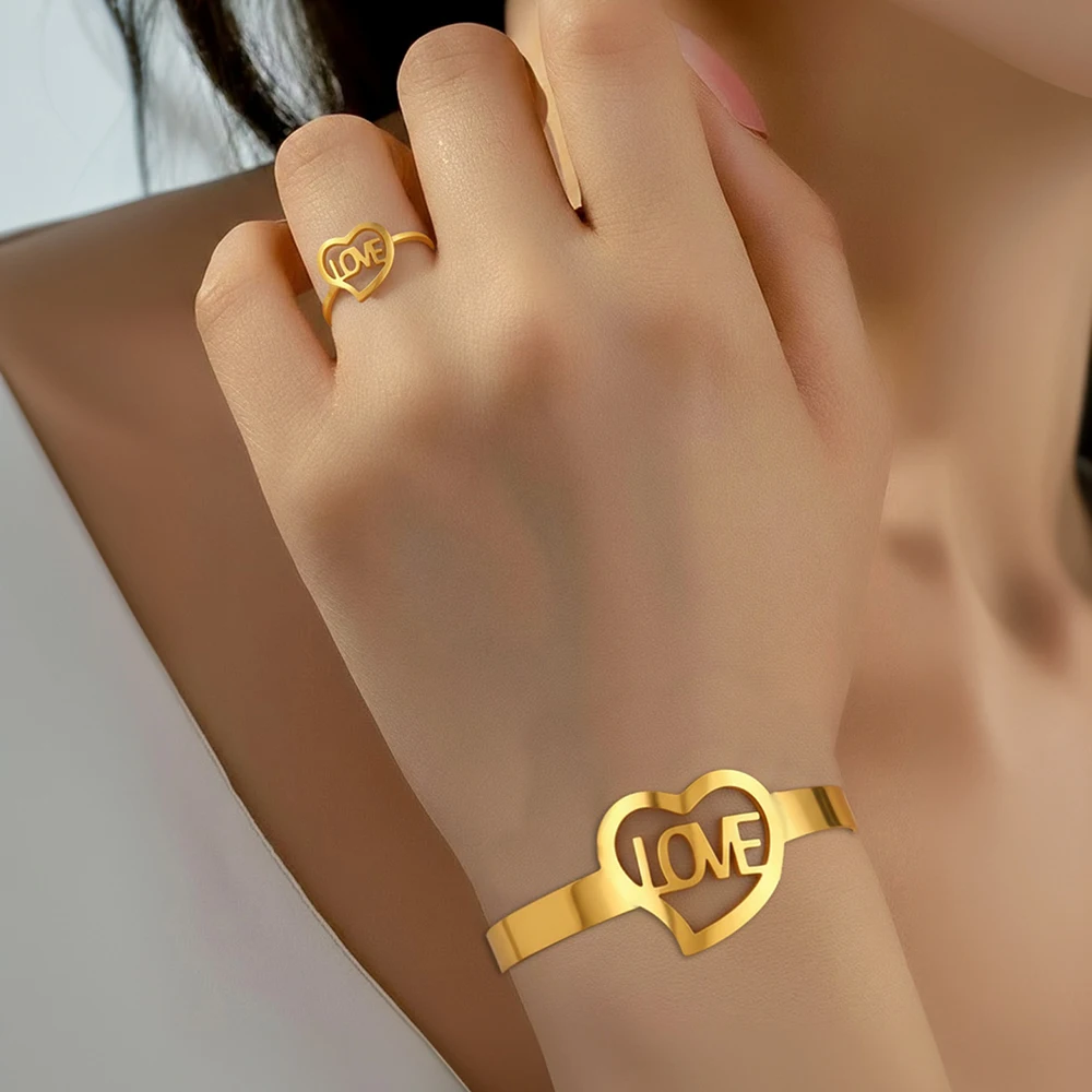 Комплект открытого кольца и браслета в форме сердца с надписью «Love» из нержавеющей стали. Модные, отличительные и изысканные украшения.