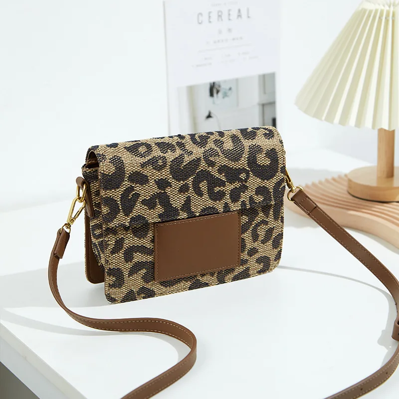 Women's Single Shoulder Crossbody Bag Small Square Bag New Fashionable Casual Minimalist Versatile and Cool Leopard Print Print