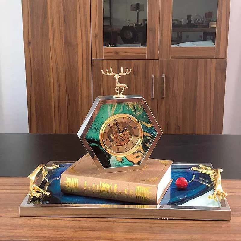 

Роскошные настольные часы в скандинавском стиле, корпус из нержавеющей стали, бесшумные простые настольные часы, украшения, креативные настольные часы, современный домашний декор