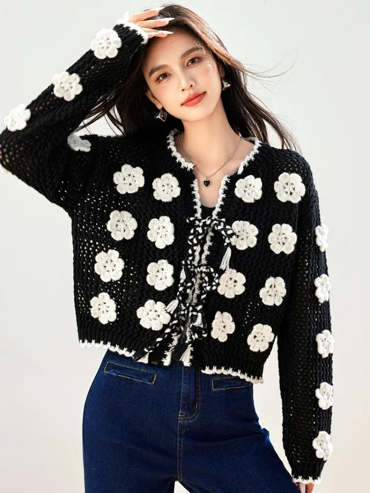 French Vintage 3D Flower Crocheted Knitted Cardigan Women\'s Black White New Round Neck Lace-up Sweet Long-sleeved Sweater Female