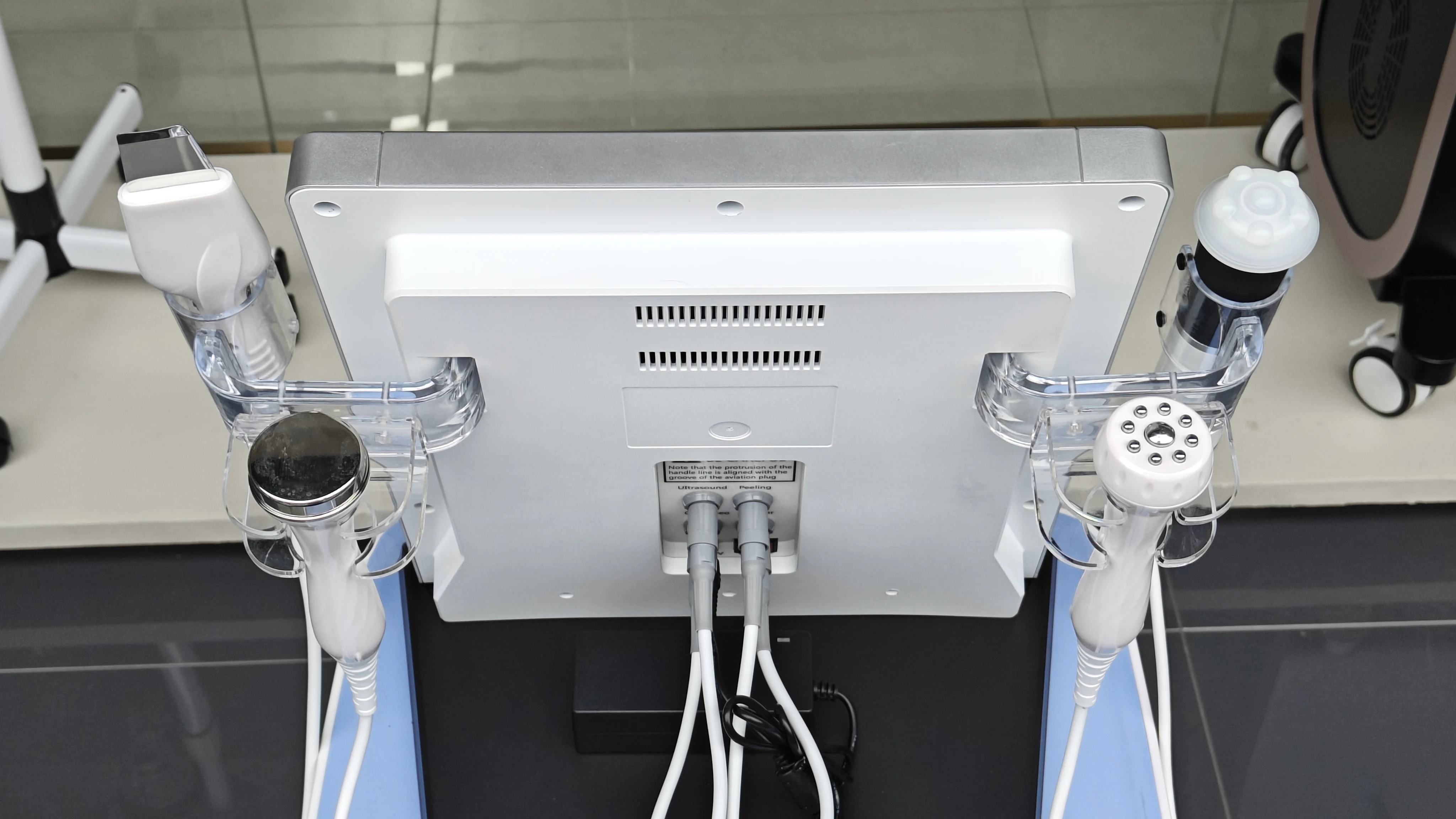 2025 NUOVO 4in1 CO2 Ossigeno Bubble Jet Peeling Pulizia del viso Rafforzamento della pelle Sbiancamento Ultrasuoni Macchina per il lifting del viso