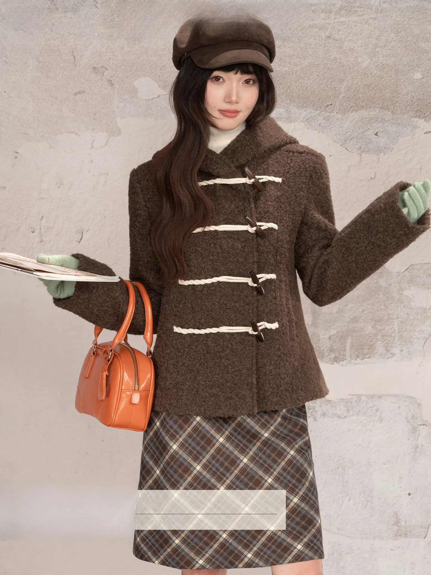 

Loveheynew Briti Sle: Утепленное шерстяное пальто с капюшоном для женщин, ретро-зимняя куртка, молодежный стиль, длинный рукав, университетский стиль