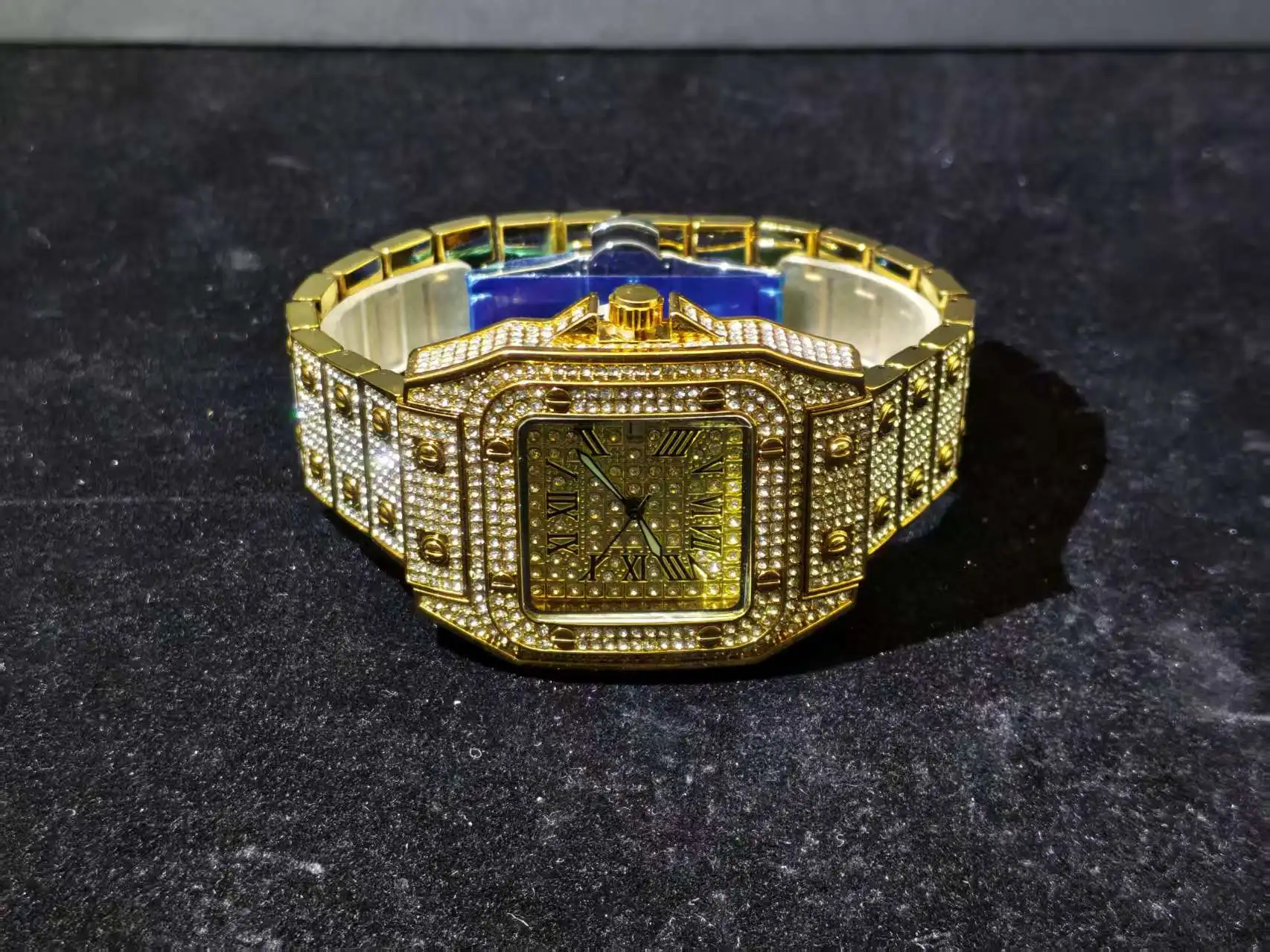 

2026 Hot Sale Gold Watches For Men Full Iced Diamond Men's Quartz Watch Luxury Fashion Calendar Wristwatch Dropshipping