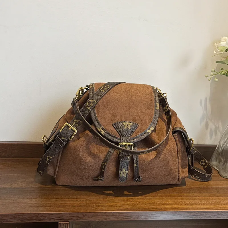 

2025 New! Women's Light Luxury Fashion Bag - Niche Commuter Design, Versatile Handheld/Underarm/Shoulder/Crossbody